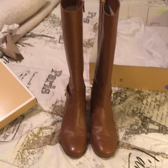 NWOT Michael Kors women’s boots! - Picture 4 of 8